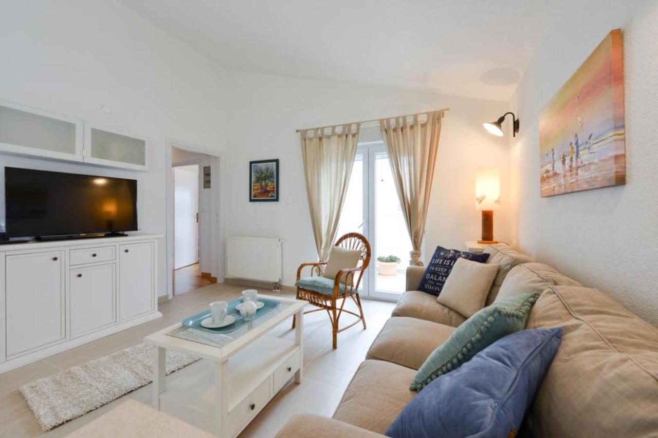 Spacious Chic Residence Zara Esterno foto