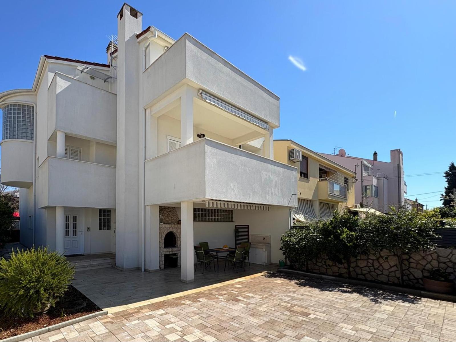 Spacious Chic Residence Zara Esterno foto